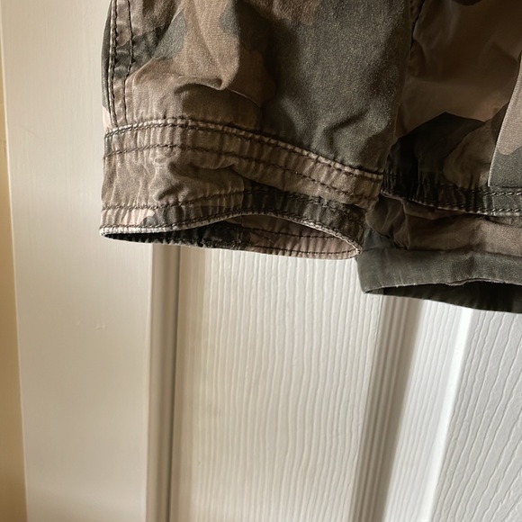 Old Navy Kids camouflage spring autumn light jacket cargo pockets army - Picture 5 of 8